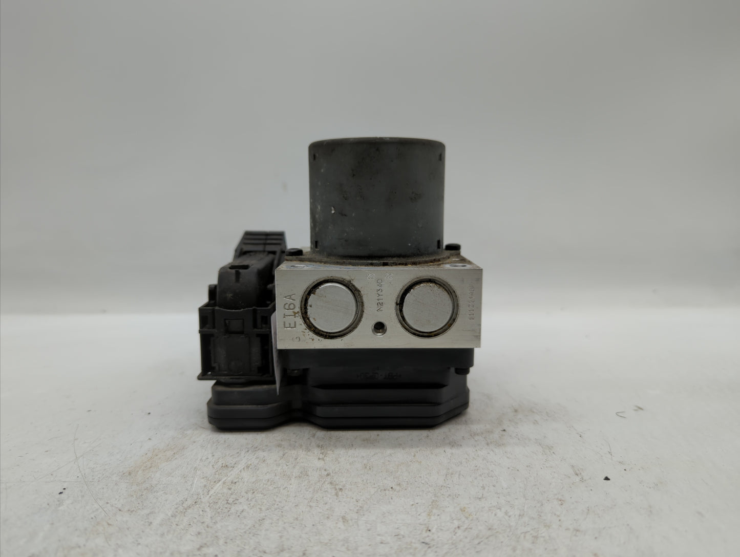 2012-2013 Chevrolet Sonic ABS Pump Control Module Replacement P/N:95173880 95104537 Fits Fits 2012 2013 OEM Used Auto Parts 