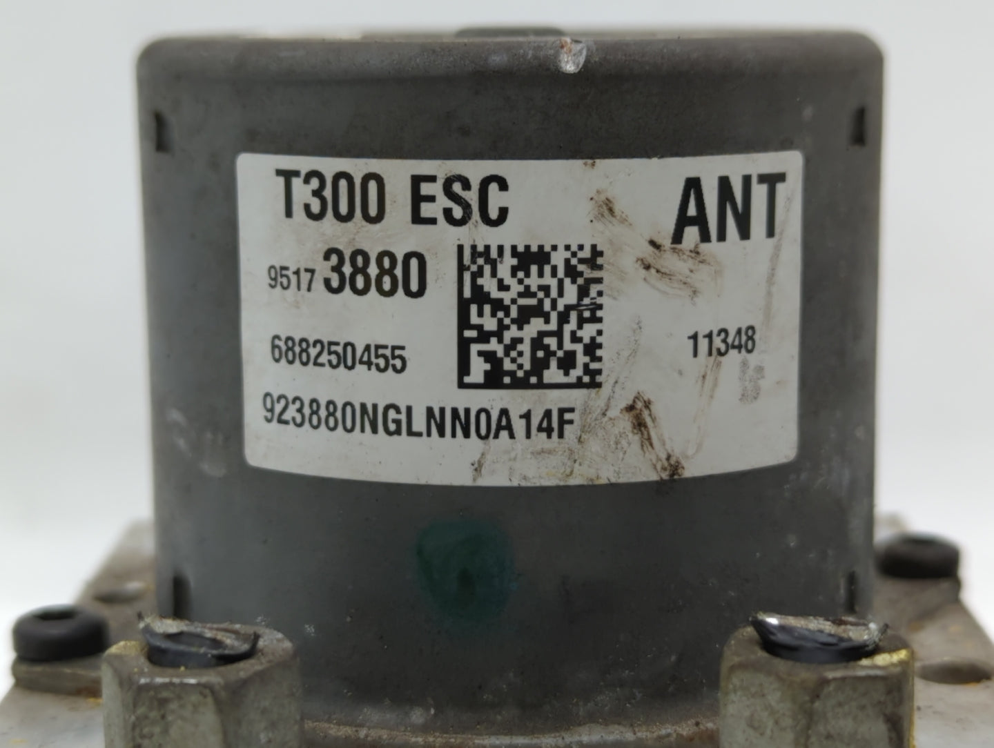 2012-2013 Chevrolet Sonic ABS Pump Control Module Replacement P/N:95173880 95104537 Fits Fits 2012 2013 OEM Used Auto Parts 