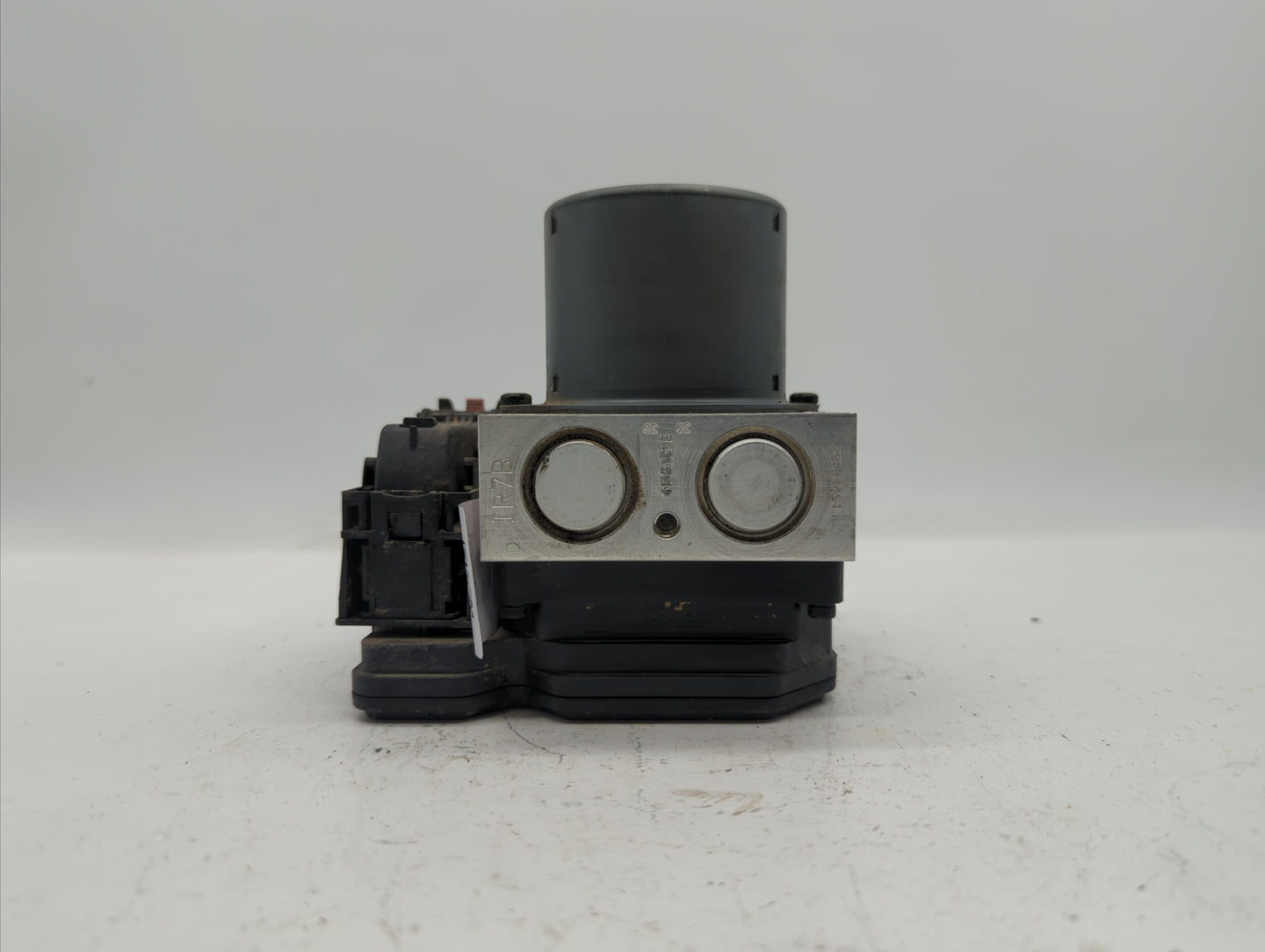 2012-2013 Chevrolet Sonic ABS Pump Control Module Replacement P/N:95173880 95104537 Fits Fits 2012 2013 OEM Used Auto Parts 