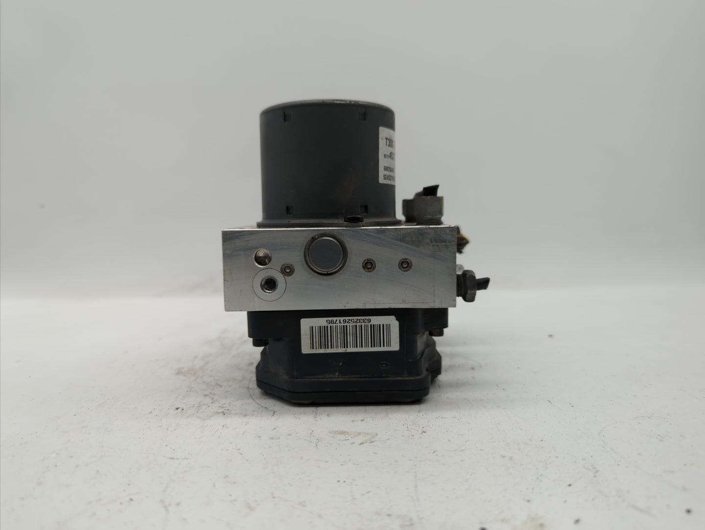 2012-2013 Chevrolet Sonic ABS Pump Control Module Replacement P/N:95173880 95104537 Fits Fits 2012 2013 OEM Used Auto Parts 