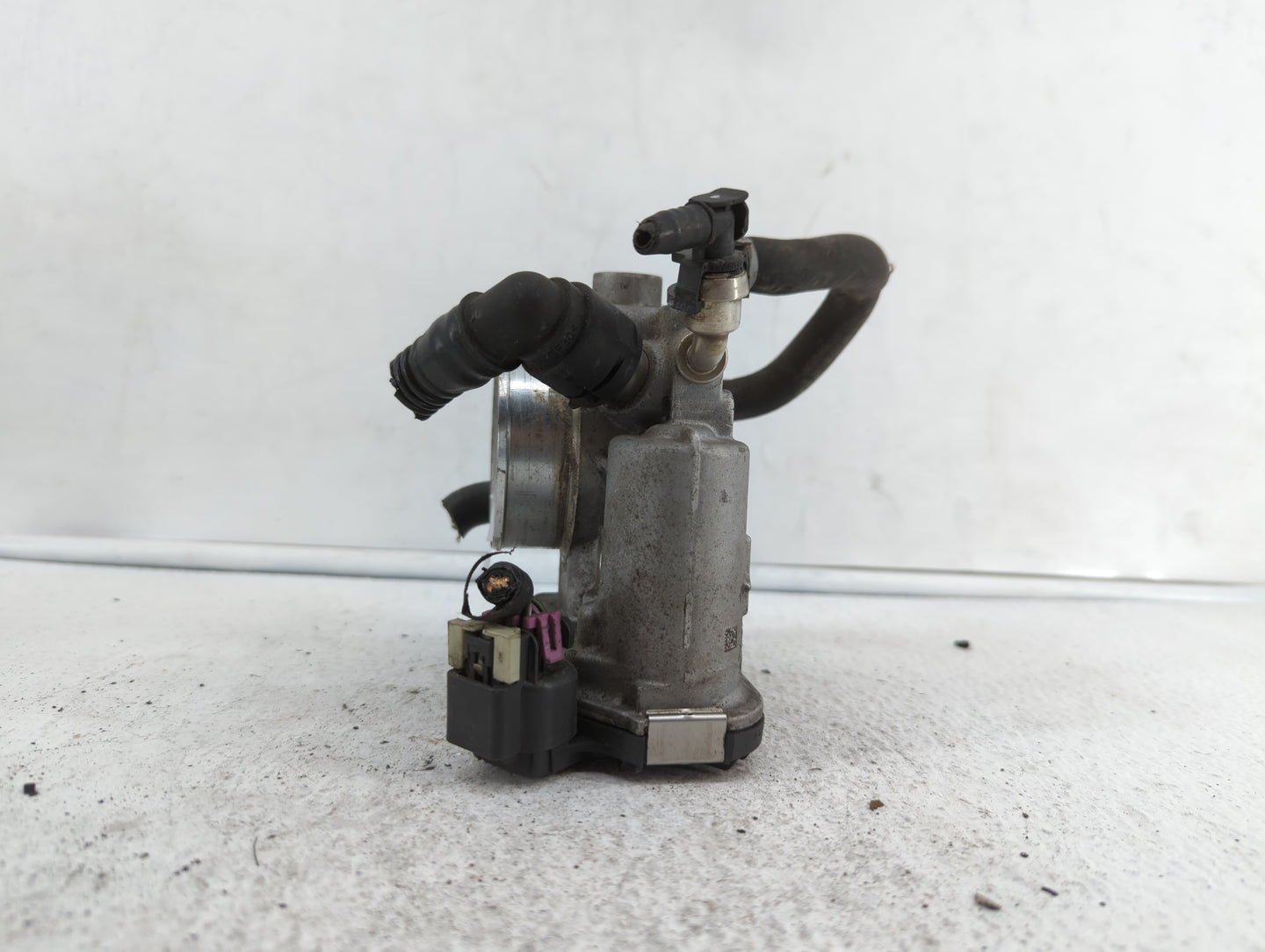 2012-2018 Chevrolet Sonic Throttle Body P/N:55577375 55561495 Fits Fits 2009 2010 2011 2012 2013 2014 2015 2016 2017 2018 OE