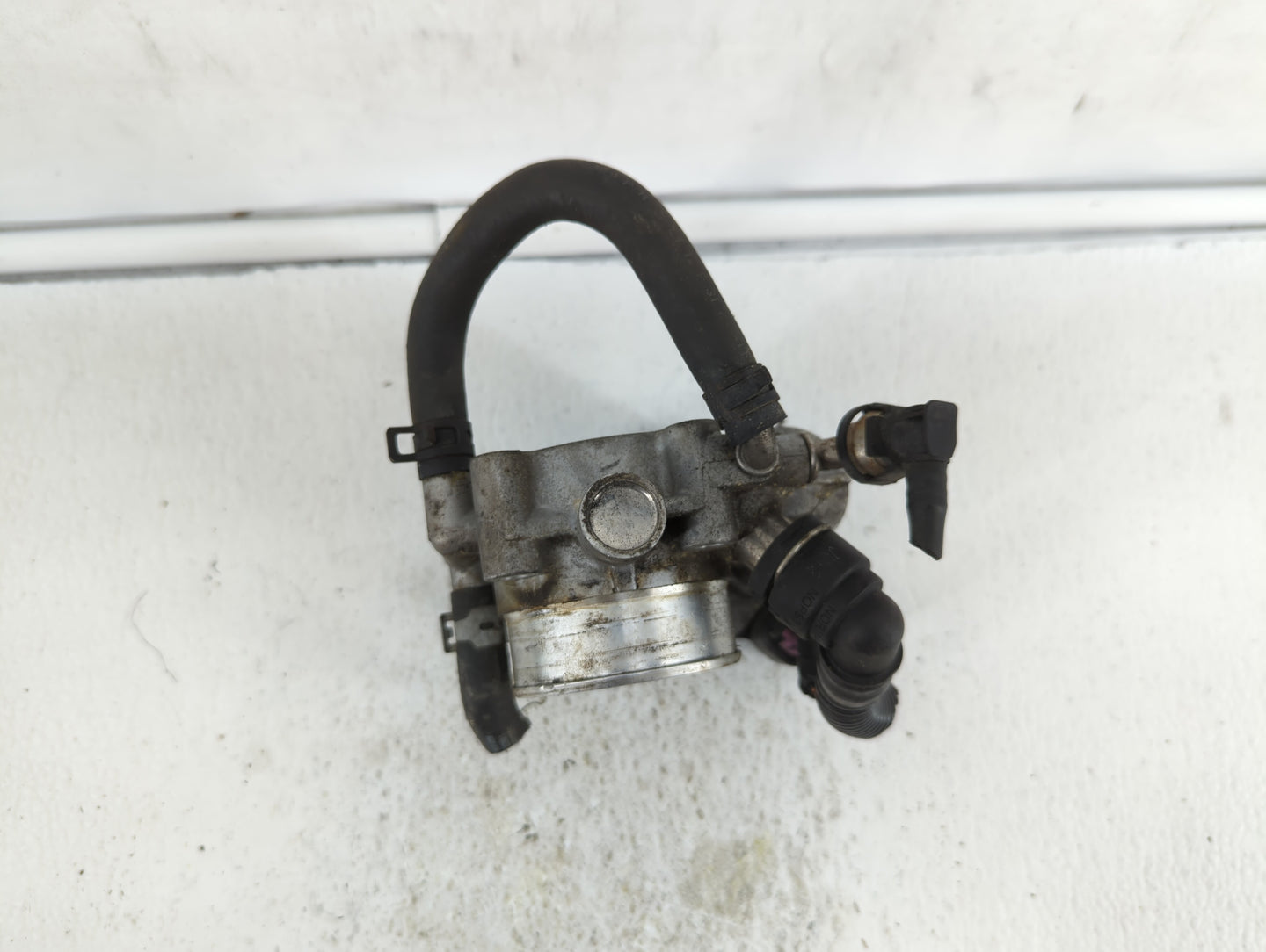 2012-2018 Chevrolet Sonic Throttle Body P/N:55577375 55561495 Fits Fits 2009 2010 2011 2012 2013 2014 2015 2016 2017 2018 OE