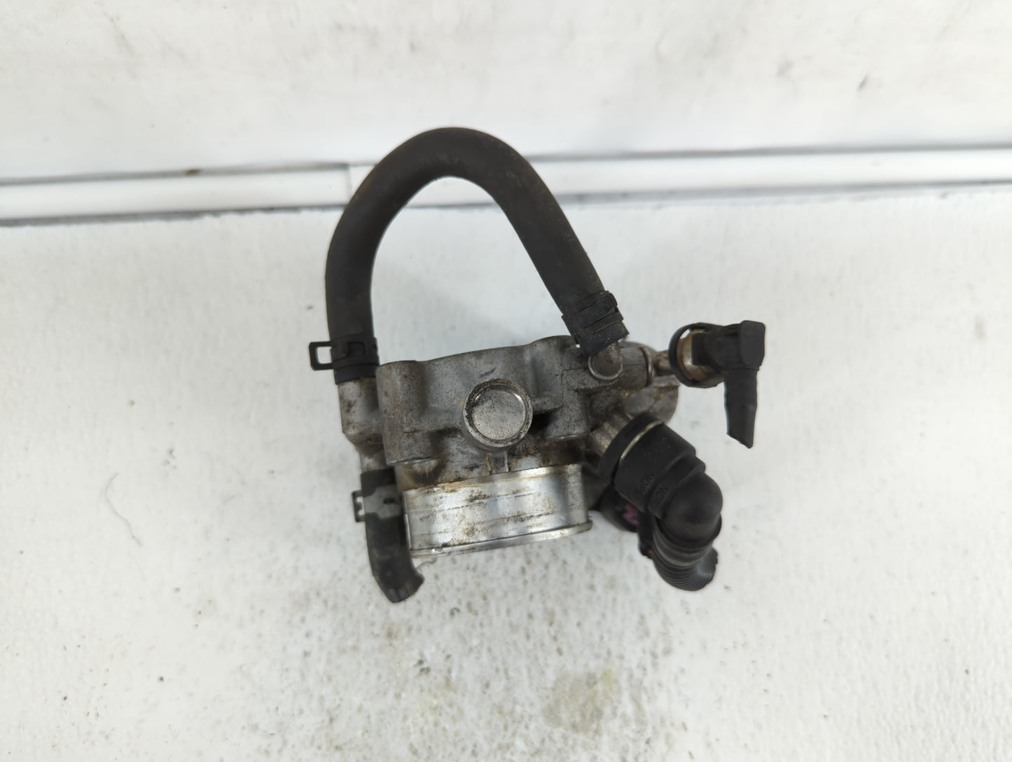2012-2018 Chevrolet Sonic Throttle Body P/N:55577375 55561495 Fits Fits 2009 2010 2011 2012 2013 2014 2015 2016 2017 2018 OE