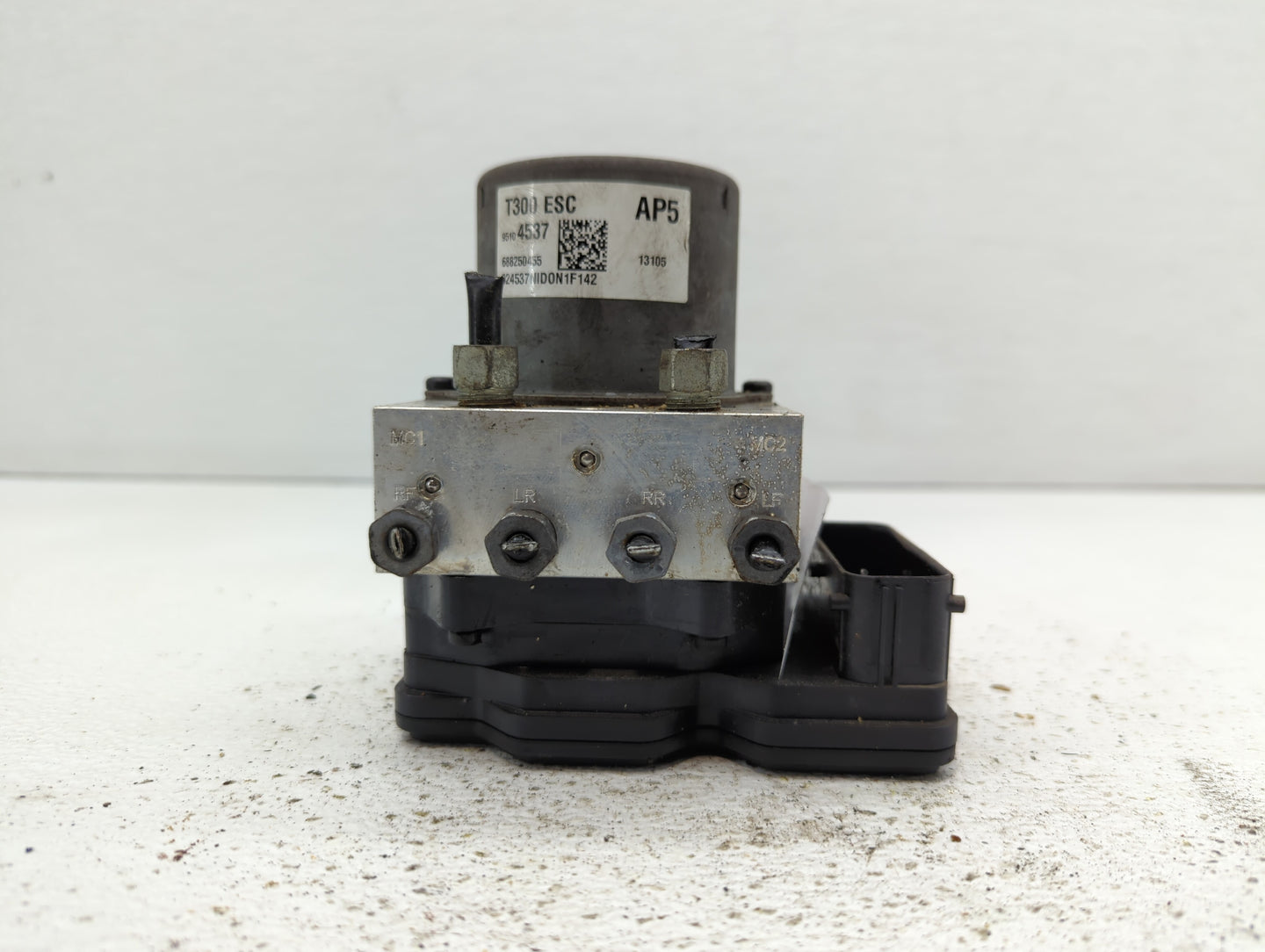 2012-2013 Chevrolet Sonic ABS Pump Control Module Replacement P/N:95173880 95104537 Fits Fits 2012 2013 OEM Used Auto Parts 