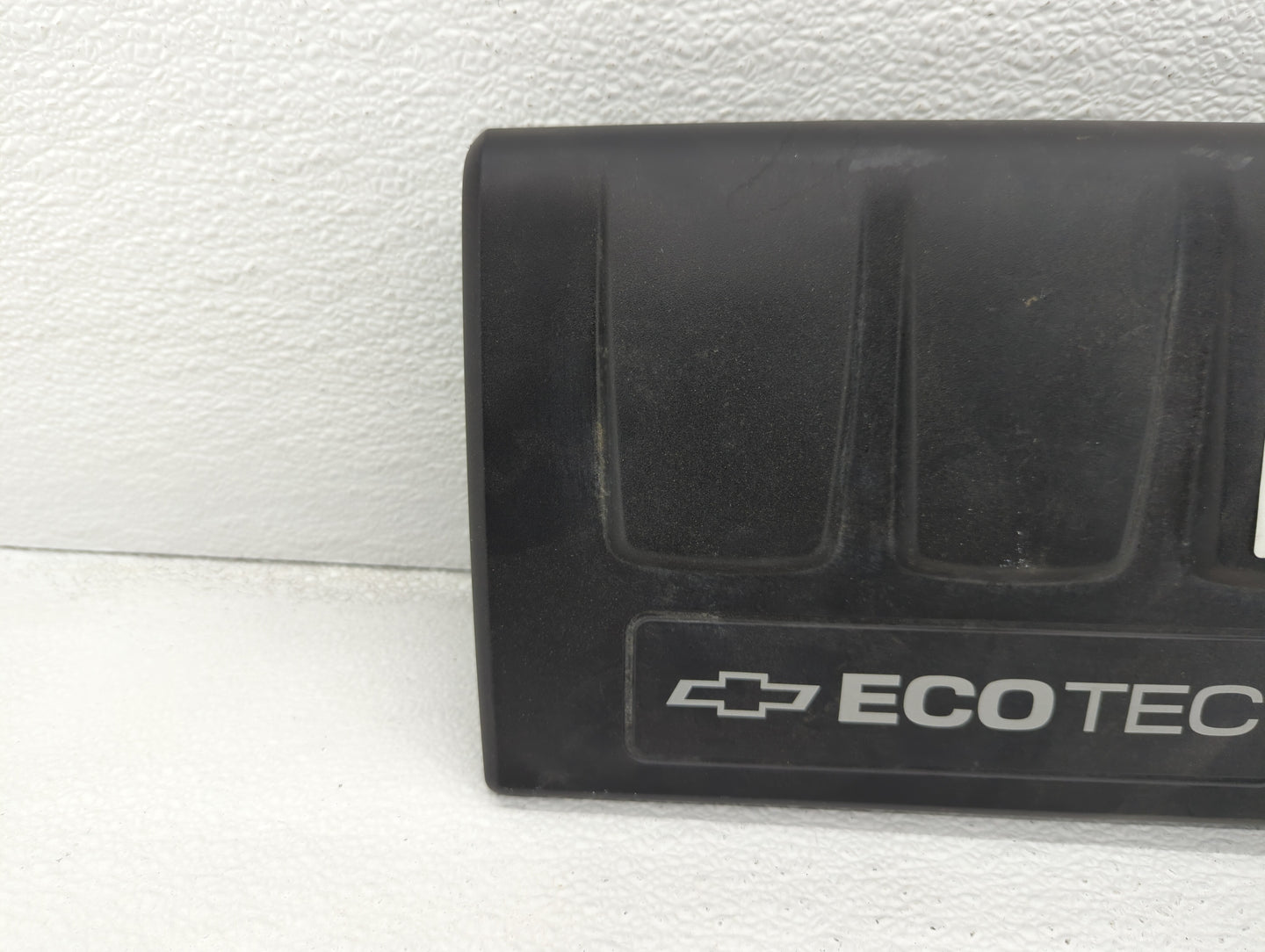 2012 Chevrolet Sonic Engine Cover - Oemusedautoparts1.com
