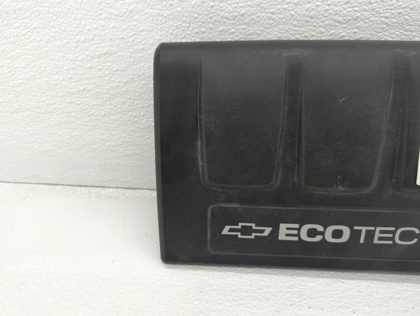 2012 Chevrolet Sonic Engine Cover - Oemusedautoparts1.com