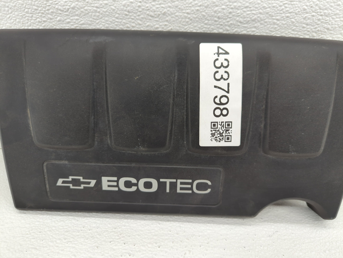 2012 Chevrolet Sonic Engine Cover - Oemusedautoparts1.com