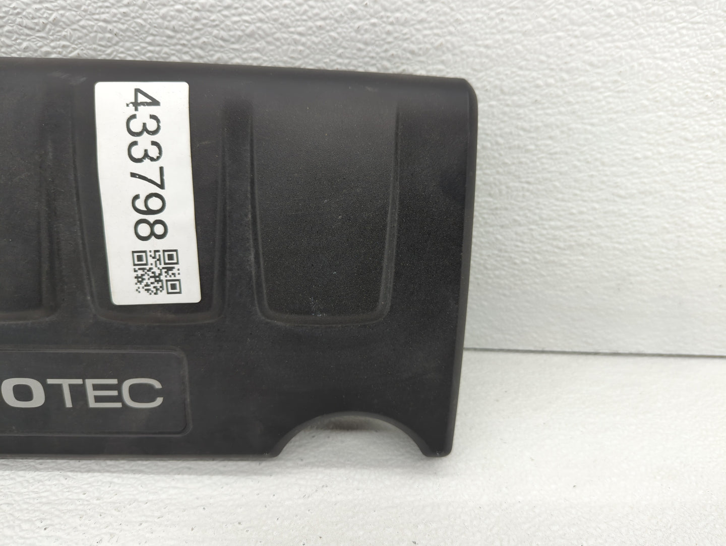 2012 Chevrolet Sonic Engine Cover - Oemusedautoparts1.com