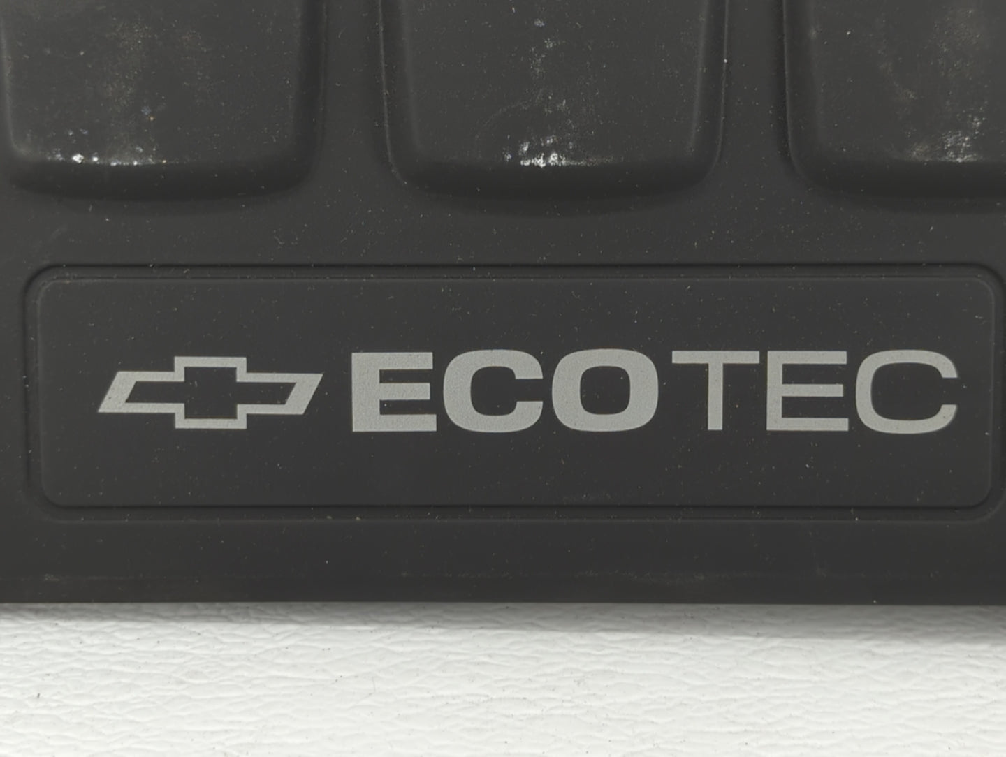 2012 Chevrolet Sonic Engine Cover - Oemusedautoparts1.com
