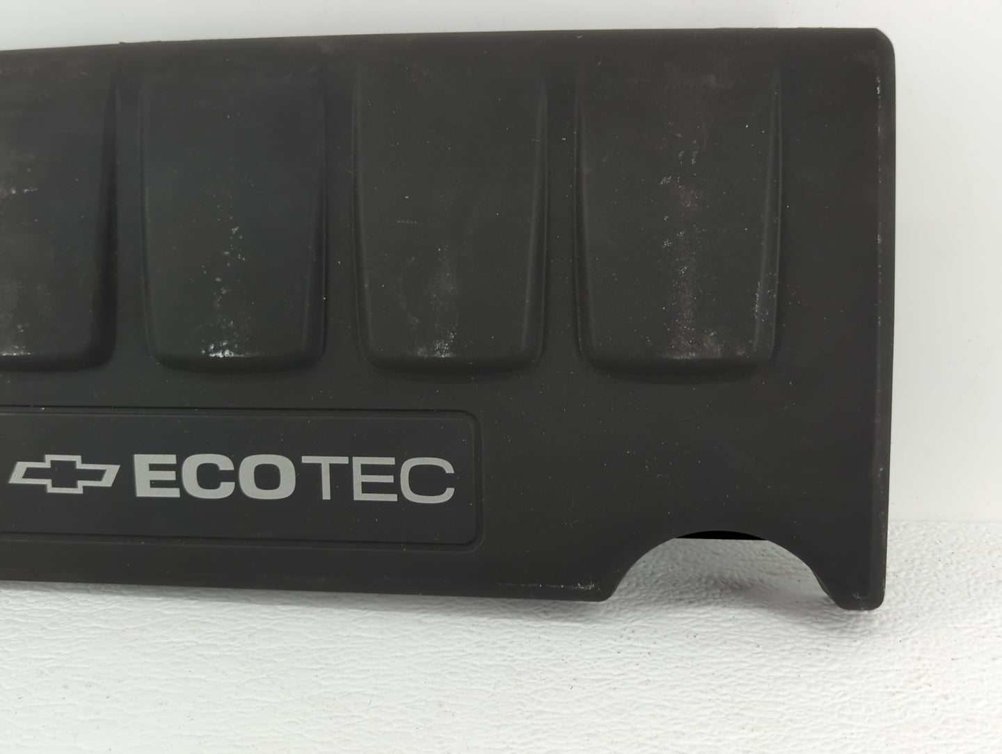 2012 Chevrolet Sonic Engine Cover - Oemusedautoparts1.com