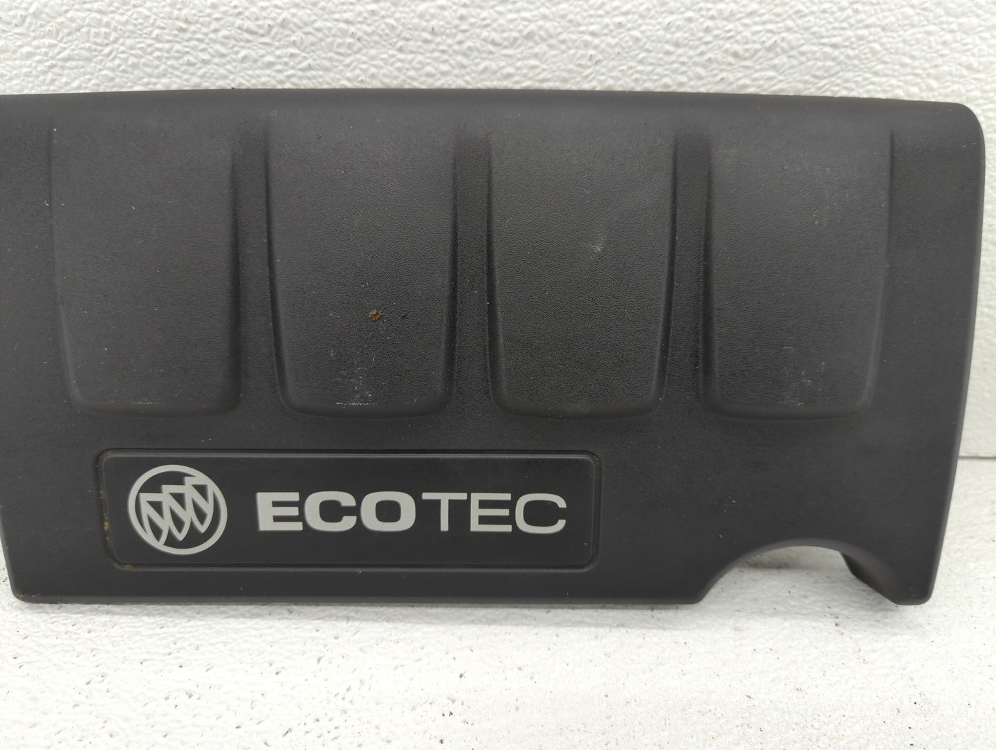 2012 Chevrolet Sonic Engine Cover - Oemusedautoparts1.com
