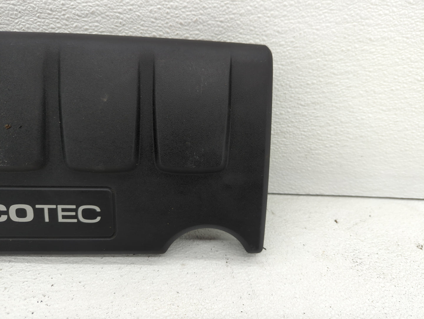 2012 Chevrolet Sonic Engine Cover - Oemusedautoparts1.com