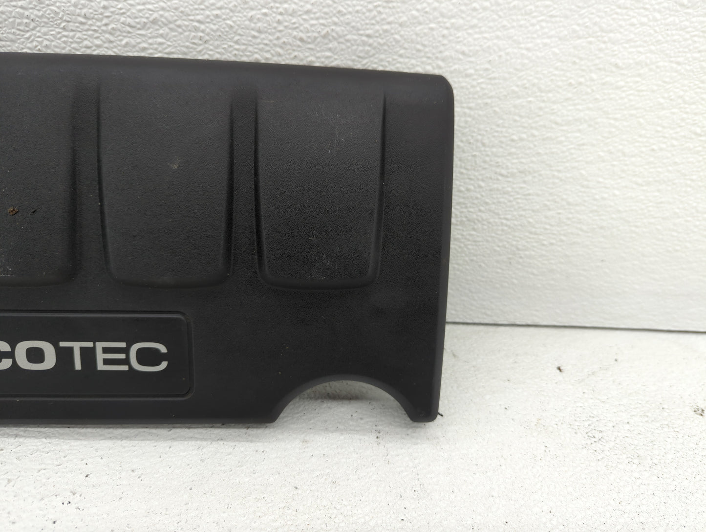 2012 Chevrolet Sonic Engine Cover - Oemusedautoparts1.com