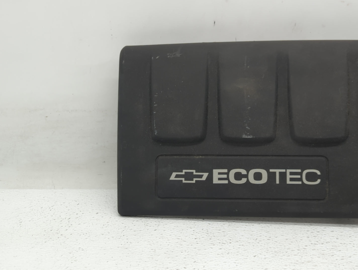 2012 Chevrolet Sonic Engine Cover - Oemusedautoparts1.com