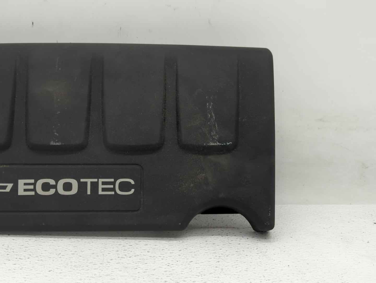 2012 Chevrolet Sonic Engine Cover - Oemusedautoparts1.com
