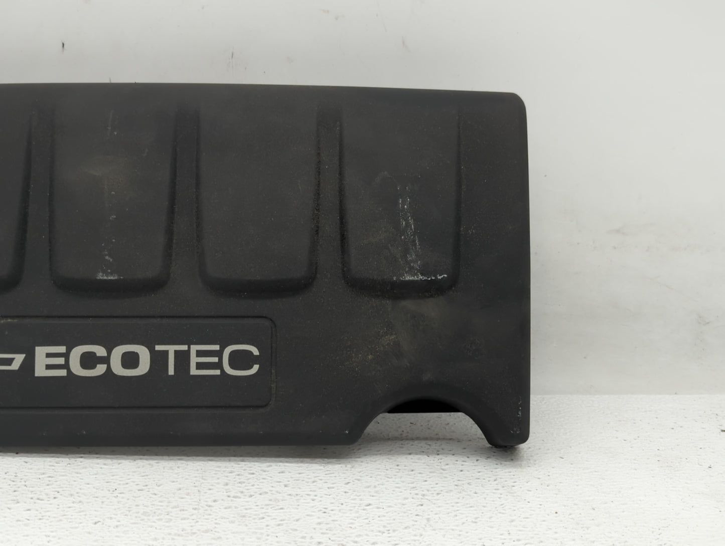 2012 Chevrolet Sonic Engine Cover - Oemusedautoparts1.com