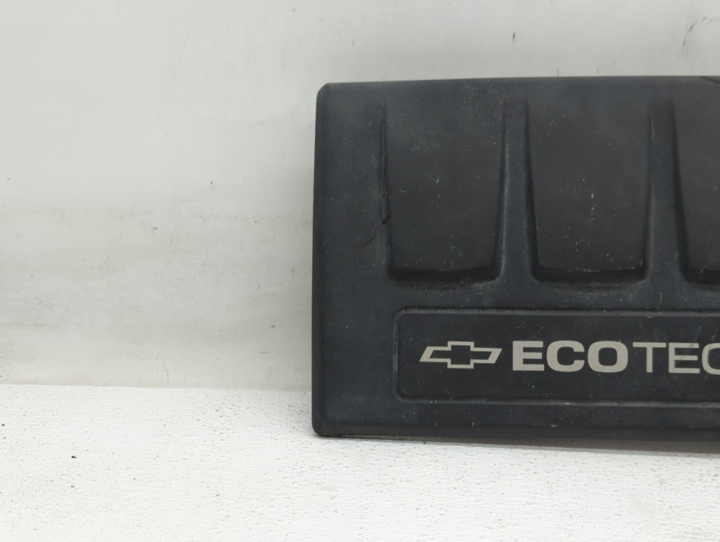 2012 Chevrolet Sonic Engine Cover - Oemusedautoparts1.com