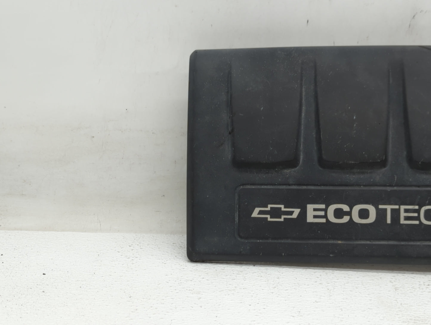 2012 Chevrolet Sonic Engine Cover - Oemusedautoparts1.com