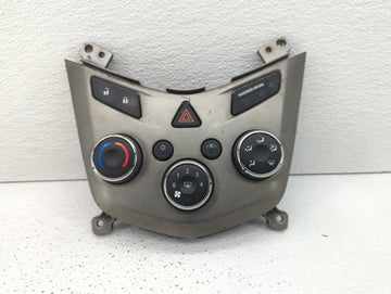 2012 Chevrolet Sonic Climate Control Module Temperature AC/Heater Replacement P/N:95076687 95189629, 95466006 Fits OEM Used 