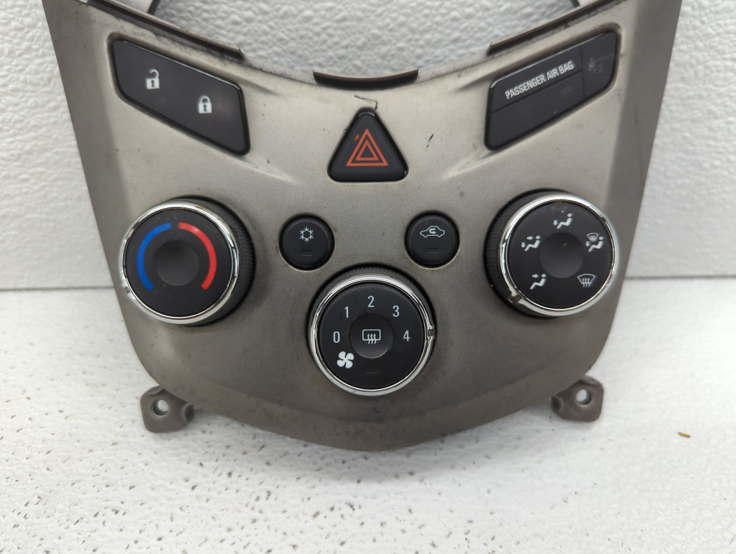 2012 Chevrolet Sonic Climate Control Module Temperature AC/Heater Replacement P/N:95076687 95189629, 95466006 Fits OEM Used 