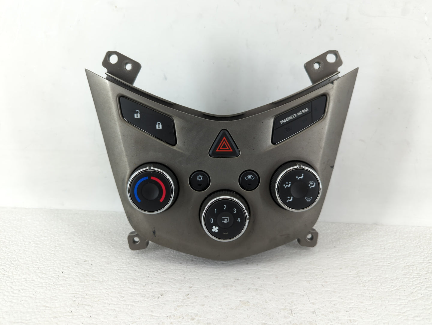 2012 Chevrolet Sonic Climate Control Module Temperature AC/Heater Replacement P/N:95076687 95189629, 95466006 Fits OEM Used 