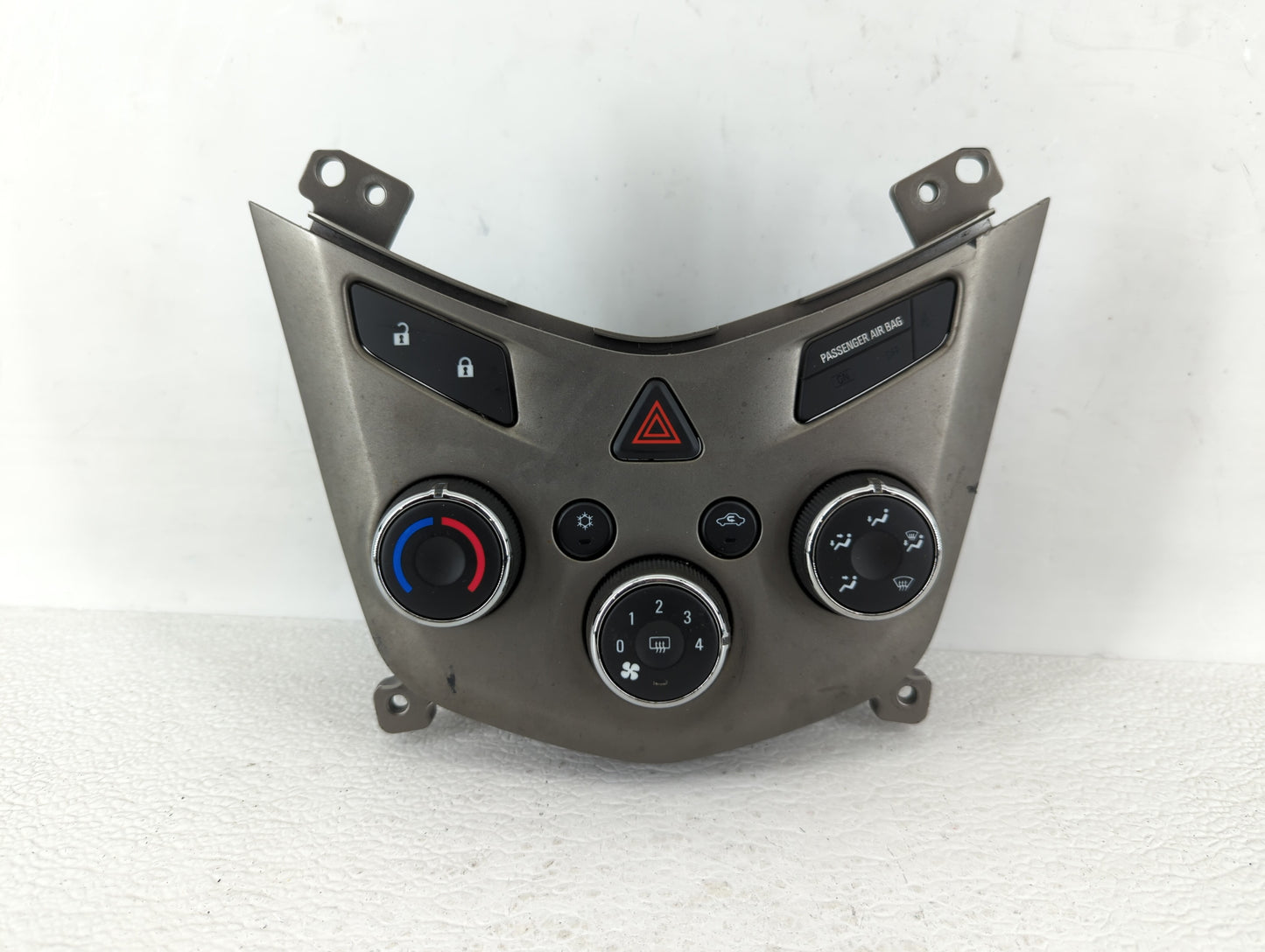 2012 Chevrolet Sonic Climate Control Module Temperature AC/Heater Replacement P/N:95076687 95189629, 95466006 Fits OEM Used 