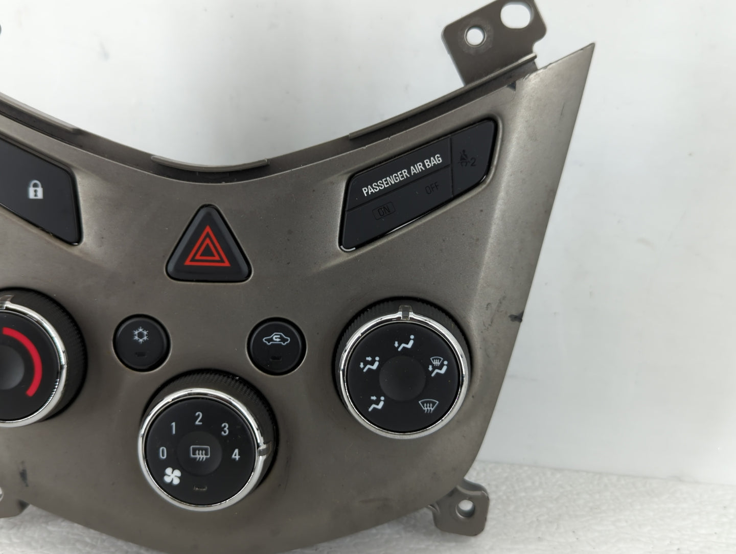2012 Chevrolet Sonic Climate Control Module Temperature AC/Heater Replacement P/N:95076687 95189629, 95466006 Fits OEM Used 