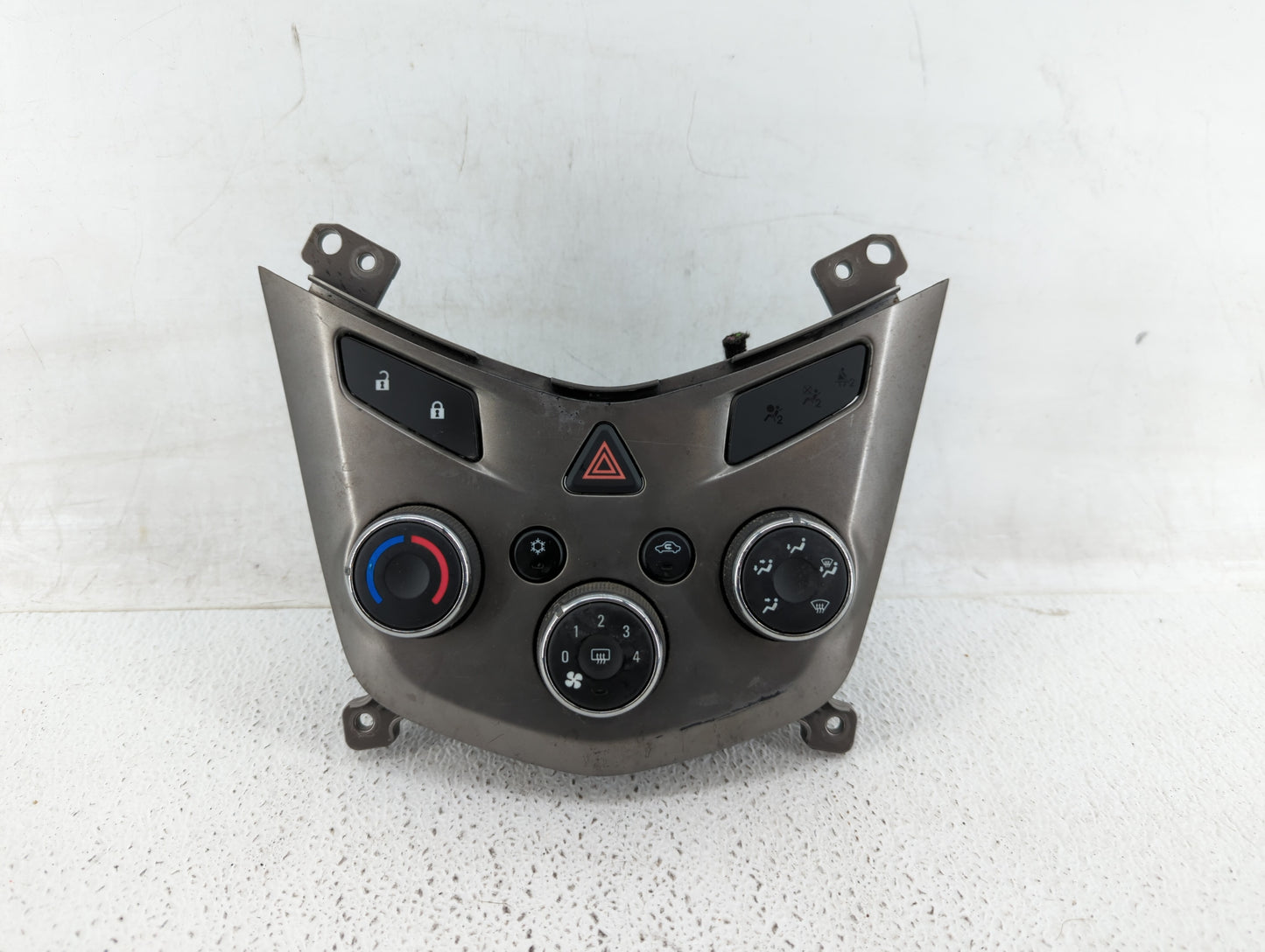 2012 Chevrolet Sonic Climate Control Module Temperature AC/Heater Replacement P/N:95076687 95189629, 95466006 Fits OEM Used 