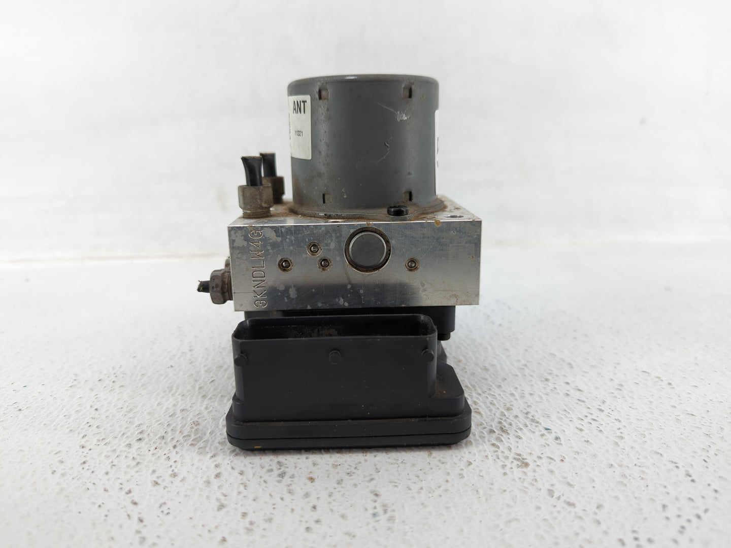 2012-2013 Chevrolet Sonic ABS Pump Control Module Replacement P/N:95173880 Fits Fits 2012 2013 OEM Used Auto Parts - Oemused