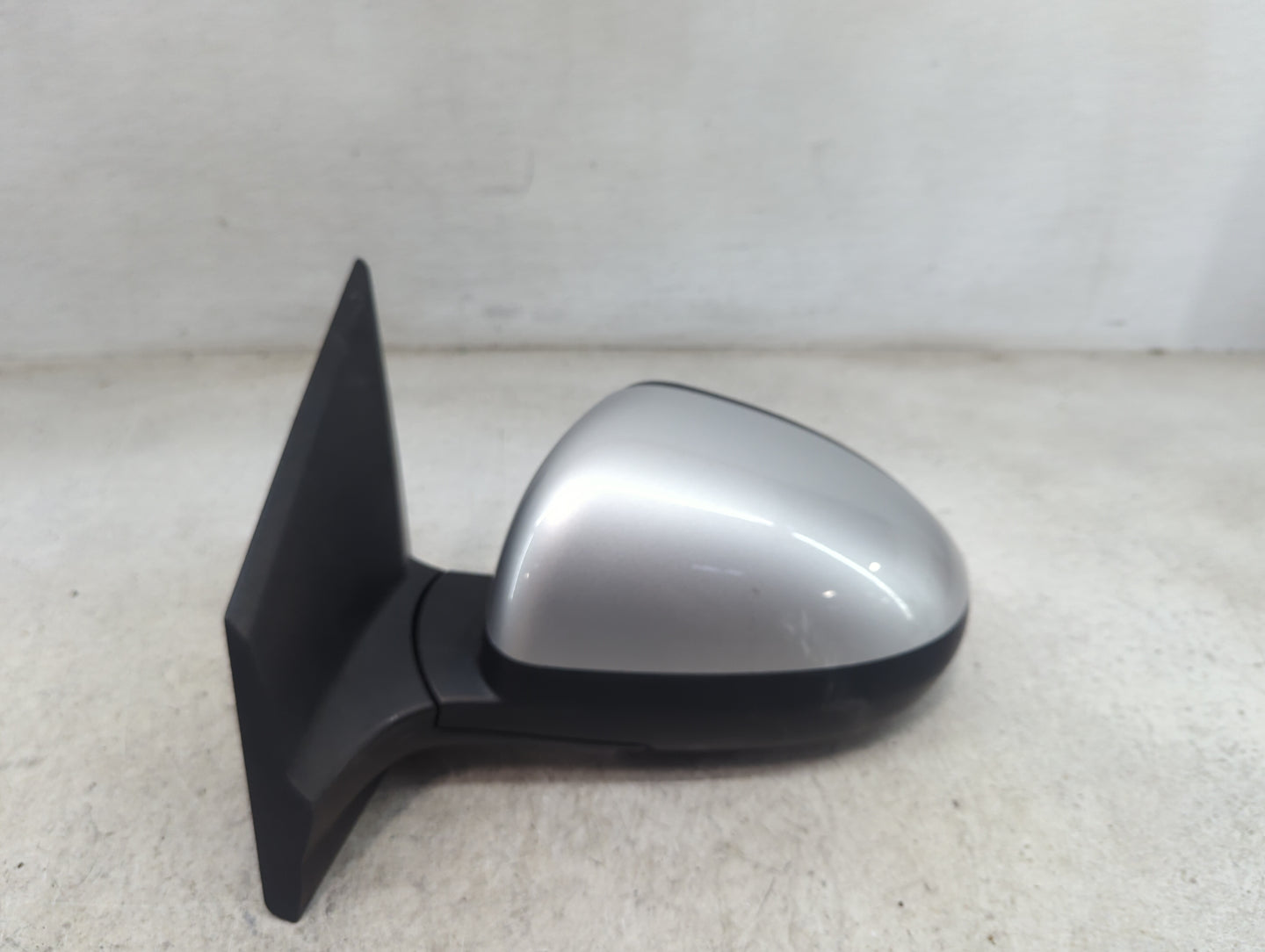 2012-2019 Chevrolet Sonic Driver Side View Mirror - Left Door Mirror OEM Used - Oemusedautoparts1.com