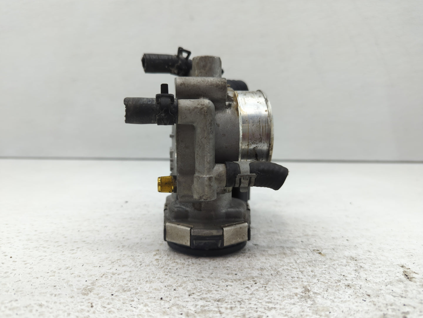 2012-2018 Chevrolet Sonic Throttle Body P/N:55 577 375 55561495 Fits Fits 2009 2010 2011 2012 2013 2014 2015 2016 2017 2018 