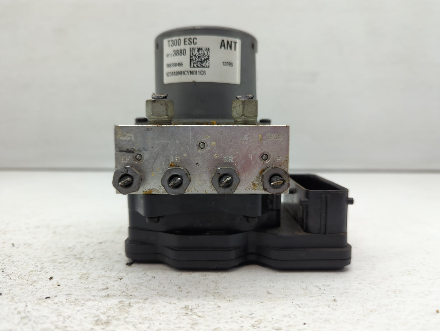 2012-2013 Chevrolet Sonic ABS Pump Control Module Replacement P/N:95173880 Fits Fits 2012 2013 OEM Used Auto Parts - Oemused
