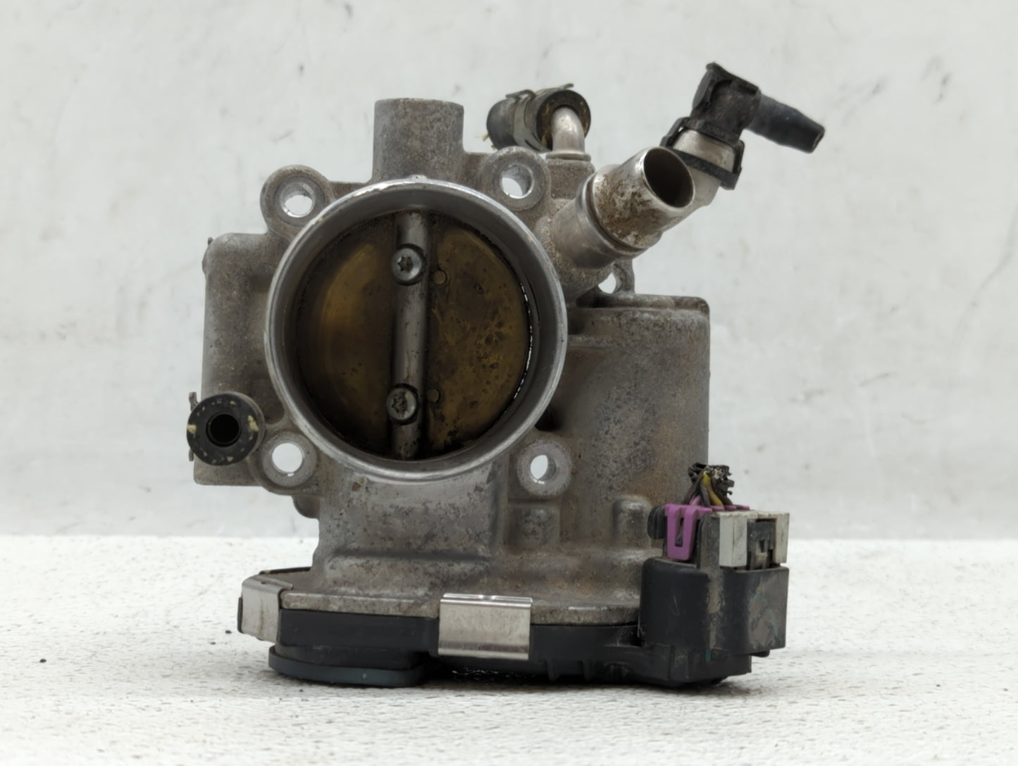 2012-2018 Chevrolet Sonic Throttle Body P/N:55561495 Fits Fits 2009 2010 2011 2012 2013 2014 2015 2016 2017 2018 OEM Used Au