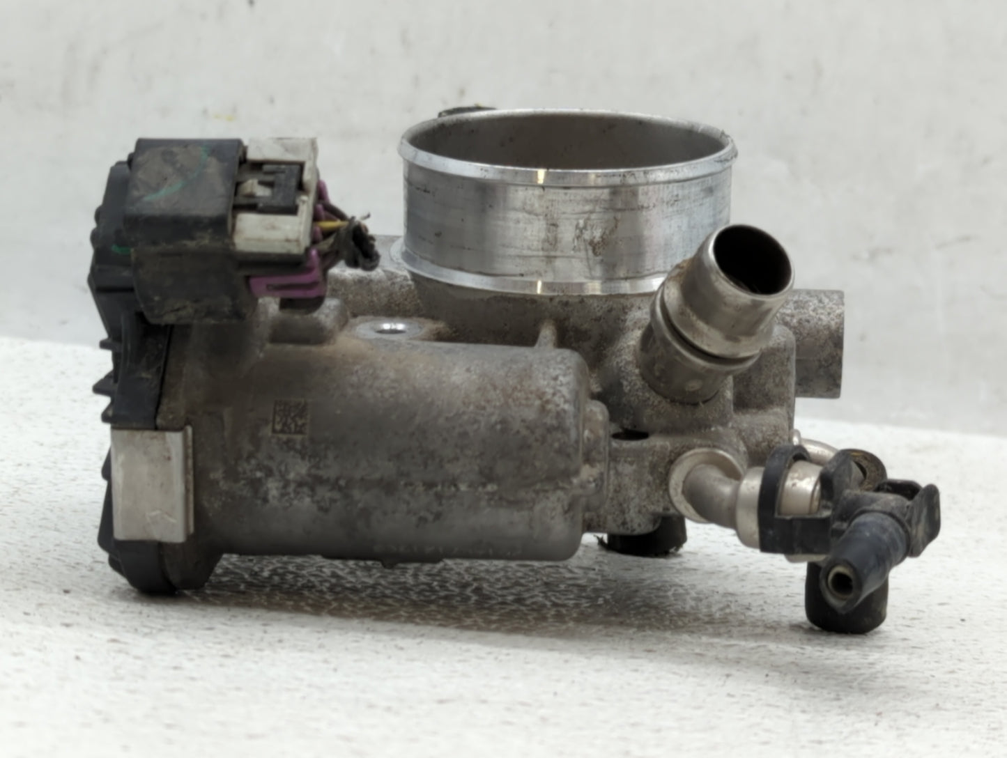 2012-2018 Chevrolet Sonic Throttle Body P/N:55561495 Fits Fits 2009 2010 2011 2012 2013 2014 2015 2016 2017 2018 OEM Used Au