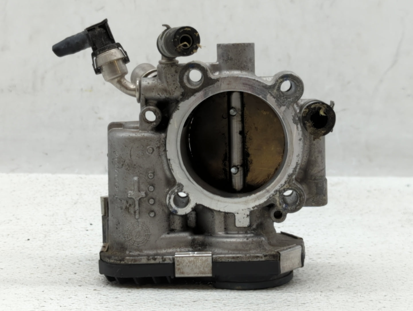 2012-2018 Chevrolet Sonic Throttle Body P/N:55561495 Fits Fits 2009 2010 2011 2012 2013 2014 2015 2016 2017 2018 OEM Used Au