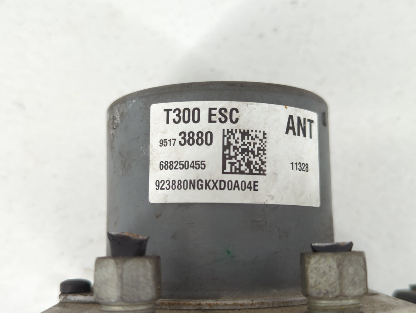 2012-2013 Chevrolet Sonic ABS Pump Control Module Replacement P/N:95173880 Fits Fits 2012 2013 OEM Used Auto Parts - Oemused