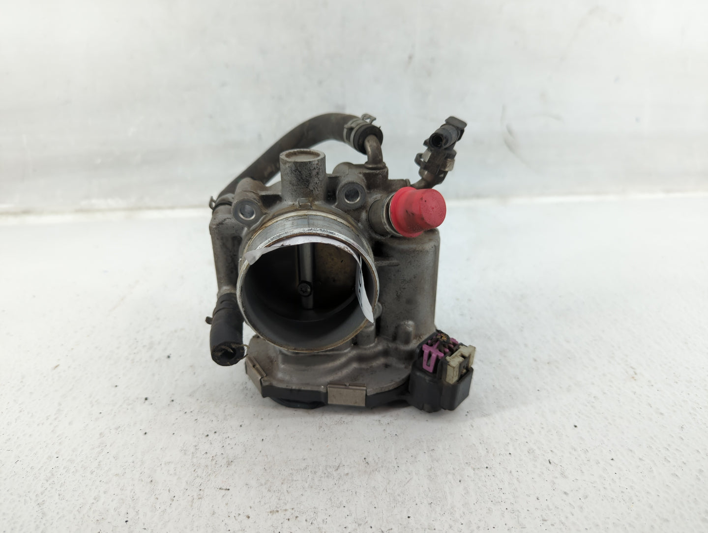 2012-2018 Chevrolet Sonic Throttle Body P/N:55561495 Fits Fits 2009 2010 2011 2012 2013 2014 2015 2016 2017 2018 OEM Used Au