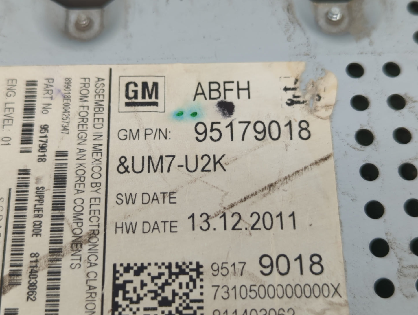 2012 Chevrolet Sonic Radio AM FM Cd Player Receiver Replacement P/N:95179018 Fits OEM Used Auto Parts - Oemusedautoparts1.co