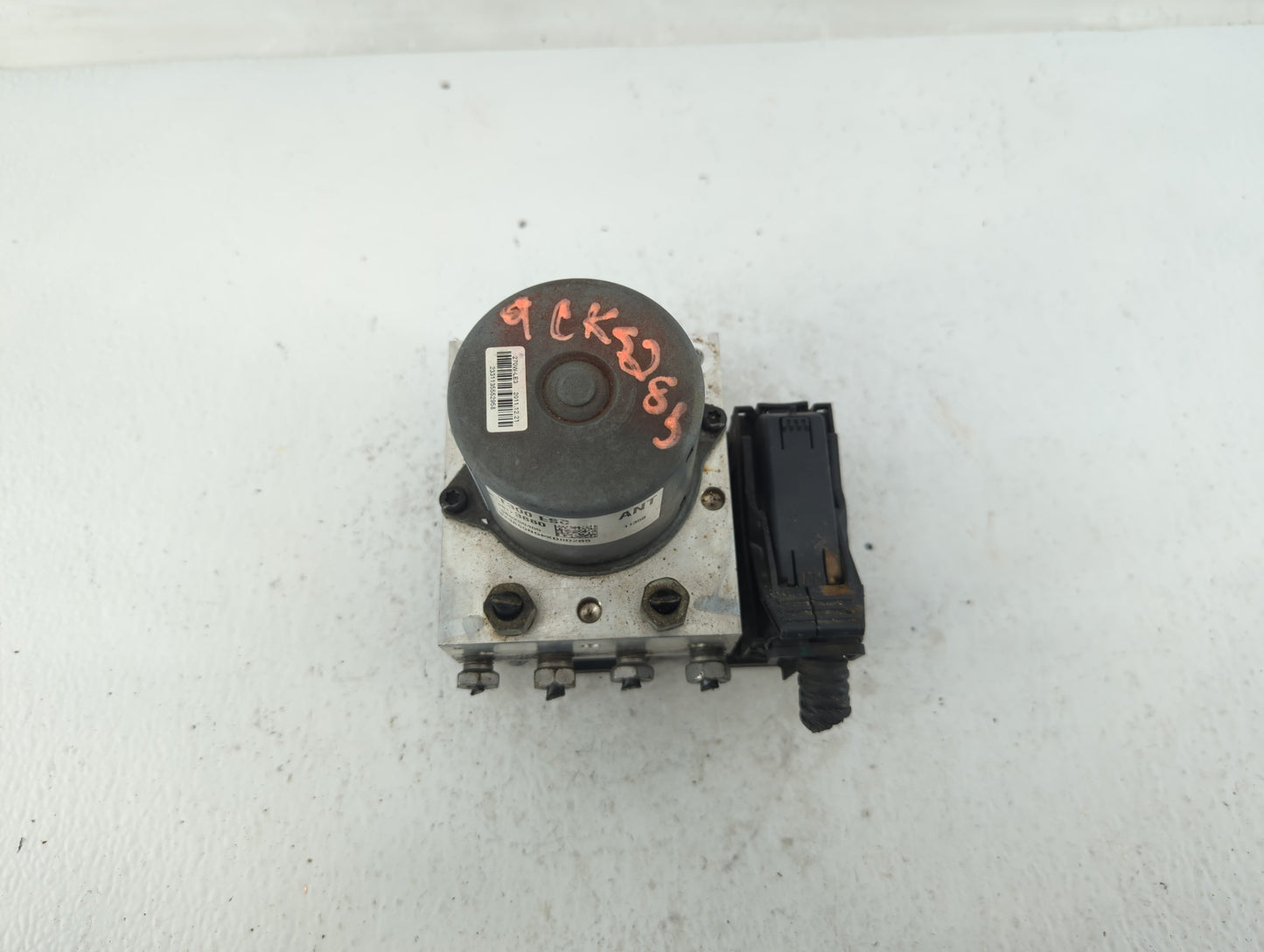 2012-2013 Chevrolet Sonic ABS Pump Control Module Replacement P/N:95173880 Fits Fits 2012 2013 OEM Used Auto Parts - Oemused