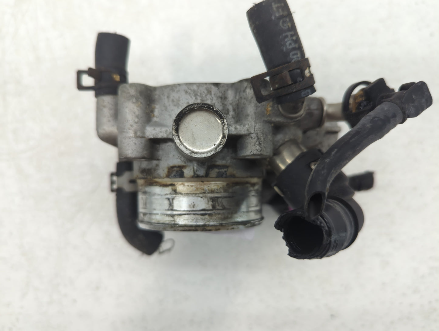 2012-2018 Chevrolet Sonic Throttle Body P/N:55 577 375 Fits Fits 2009 2010 2011 2012 2013 2014 2015 2016 2017 2018 OEM Used 