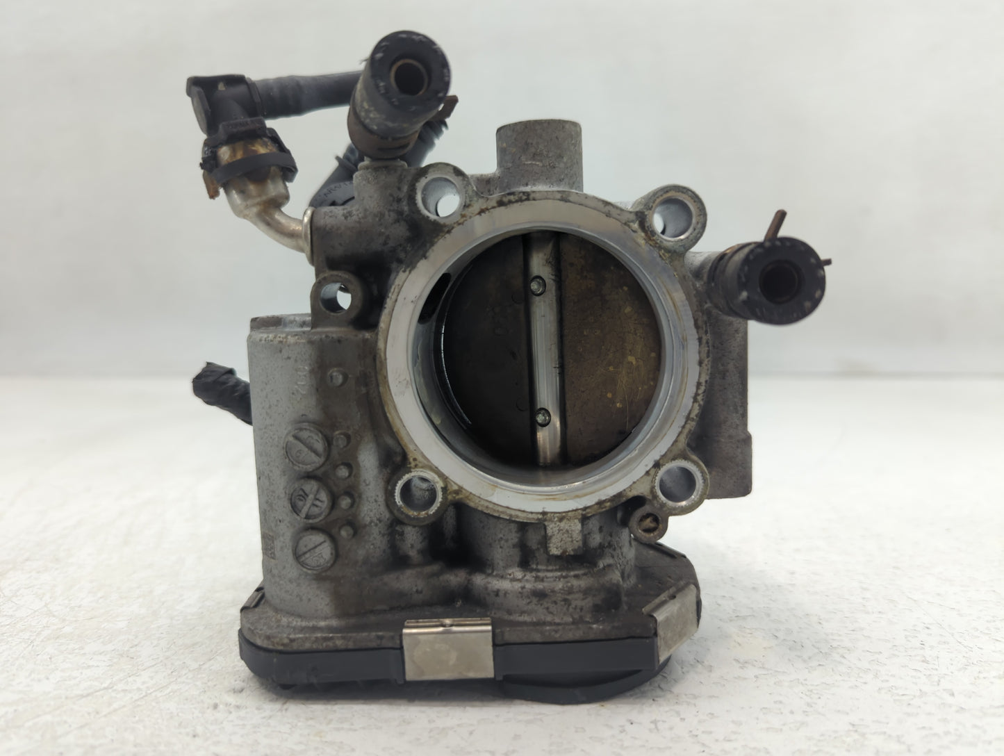 2012-2018 Chevrolet Sonic Throttle Body P/N:55 577 375 Fits Fits 2009 2010 2011 2012 2013 2014 2015 2016 2017 2018 OEM Used 