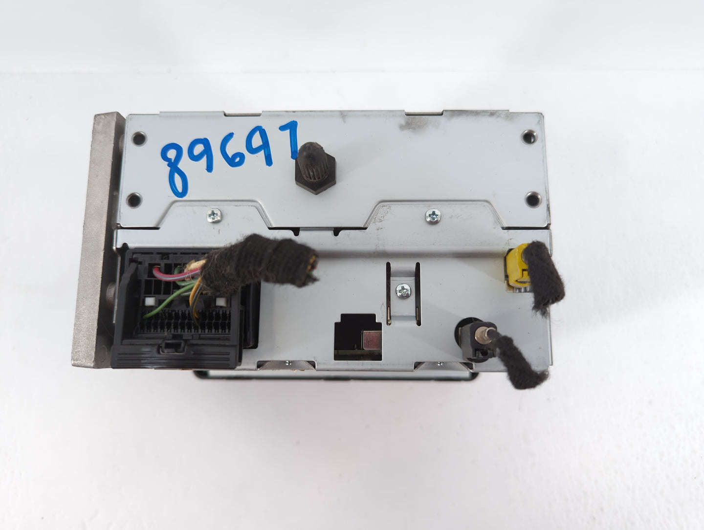 2012 Chevrolet Sonic Radio AM FM Cd Player Receiver Replacement P/N:95179051 Fits OEM Used Auto Parts - Oemusedautoparts1.co