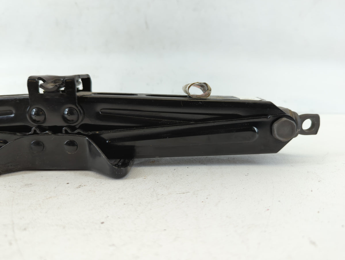 2012 Chevrolet Sonic Spare Scissor Car Jack 664301 - Oemusedautoparts1.com