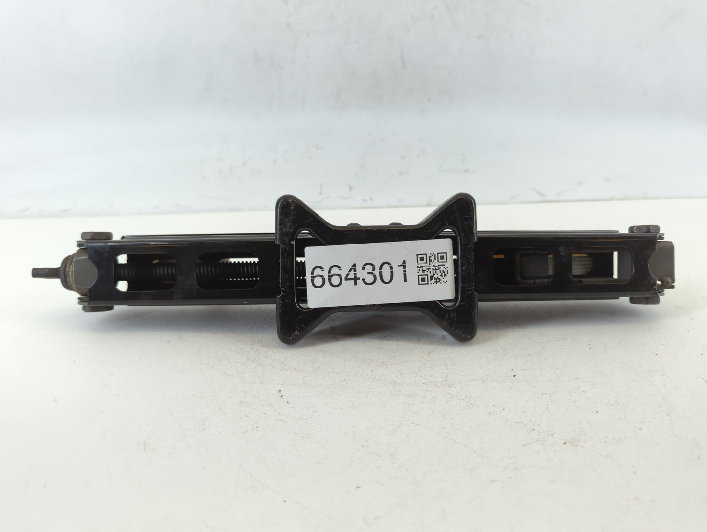 2012 Chevrolet Sonic Spare Scissor Car Jack - Oemusedautoparts1.com
