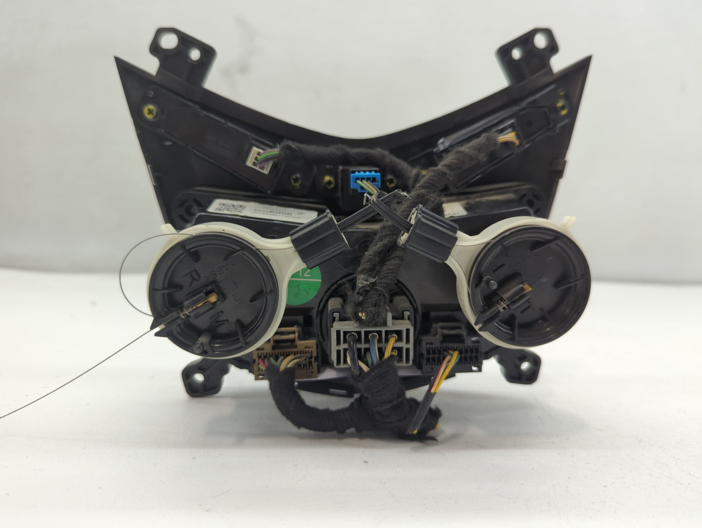 2012 Chevrolet Sonic Climate Control Module Temperature AC/Heater Replacement P/N:95466006 Fits OEM Used Auto Parts - Oemuse