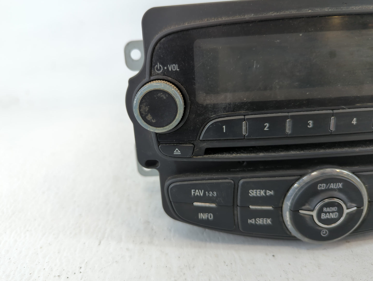 2012-2012 Chevrolet Sonic Am Fm Cd Player Radio Receiver - Oemusedautoparts1.com