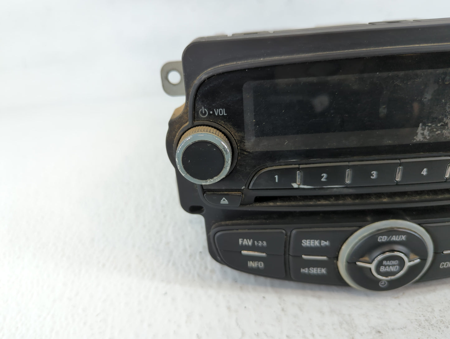 2012-2012 Chevrolet Sonic Am Fm Cd Player Radio Receiver - Oemusedautoparts1.com