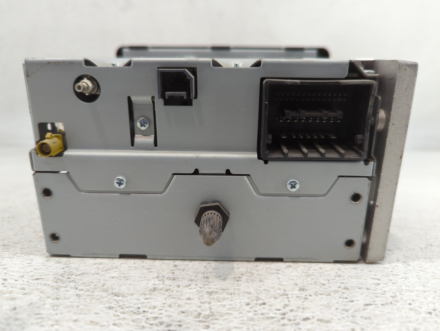 2012-2012 Chevrolet Sonic Am Fm Cd Player Radio Receiver - Oemusedautoparts1.com
