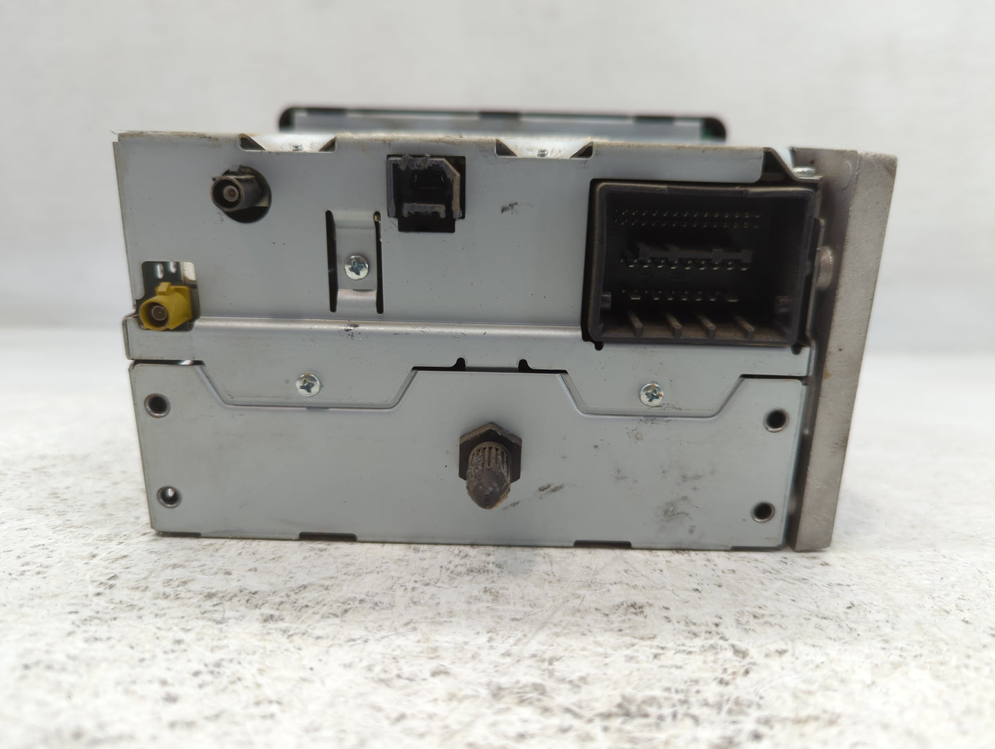 2012-2012 Chevrolet Sonic Am Fm Cd Player Radio Receiver - Oemusedautoparts1.com