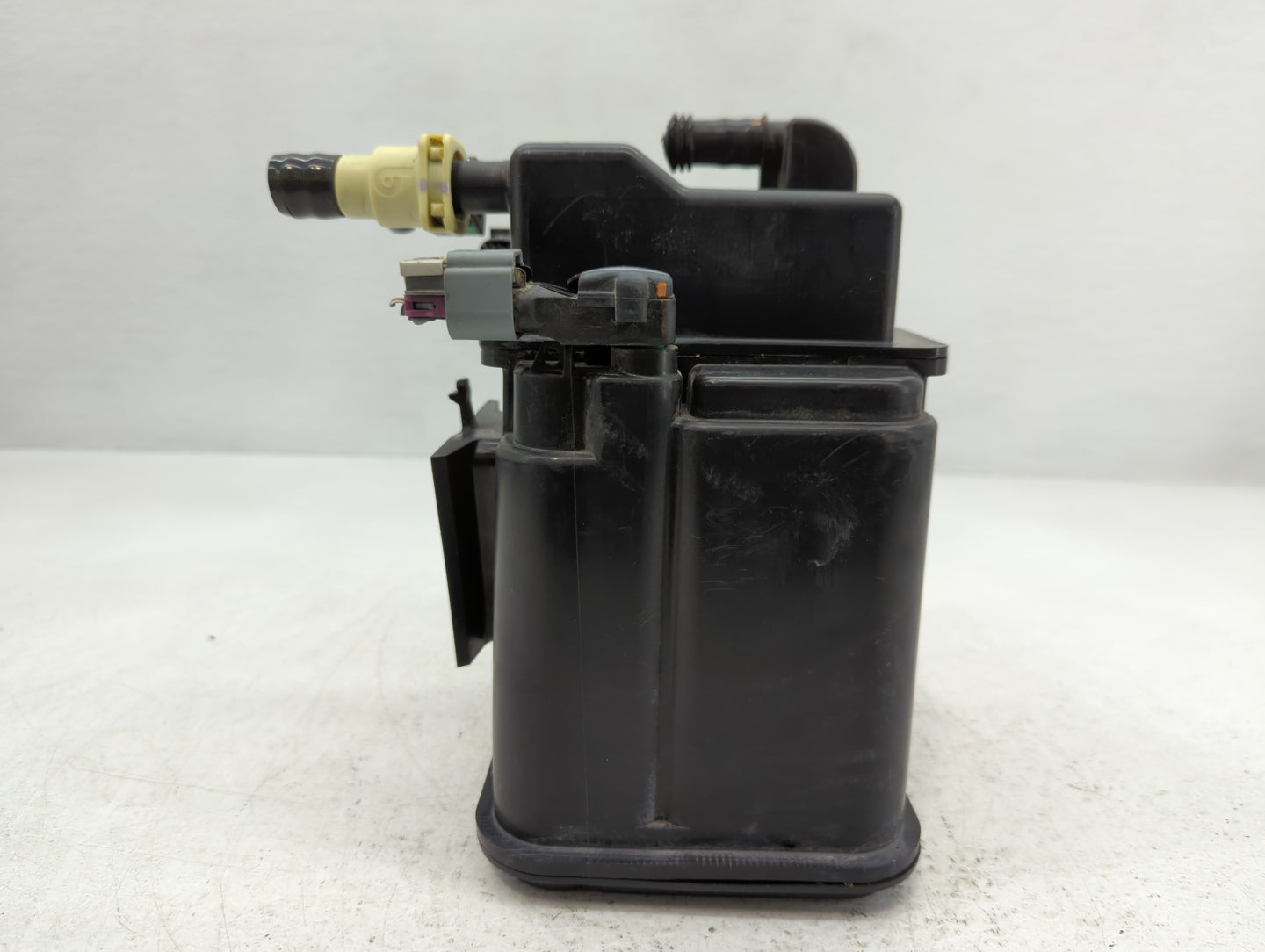 2012 Chevrolet Sonic Fuel Vapor Charcoal Canister - Oemusedautoparts1.com